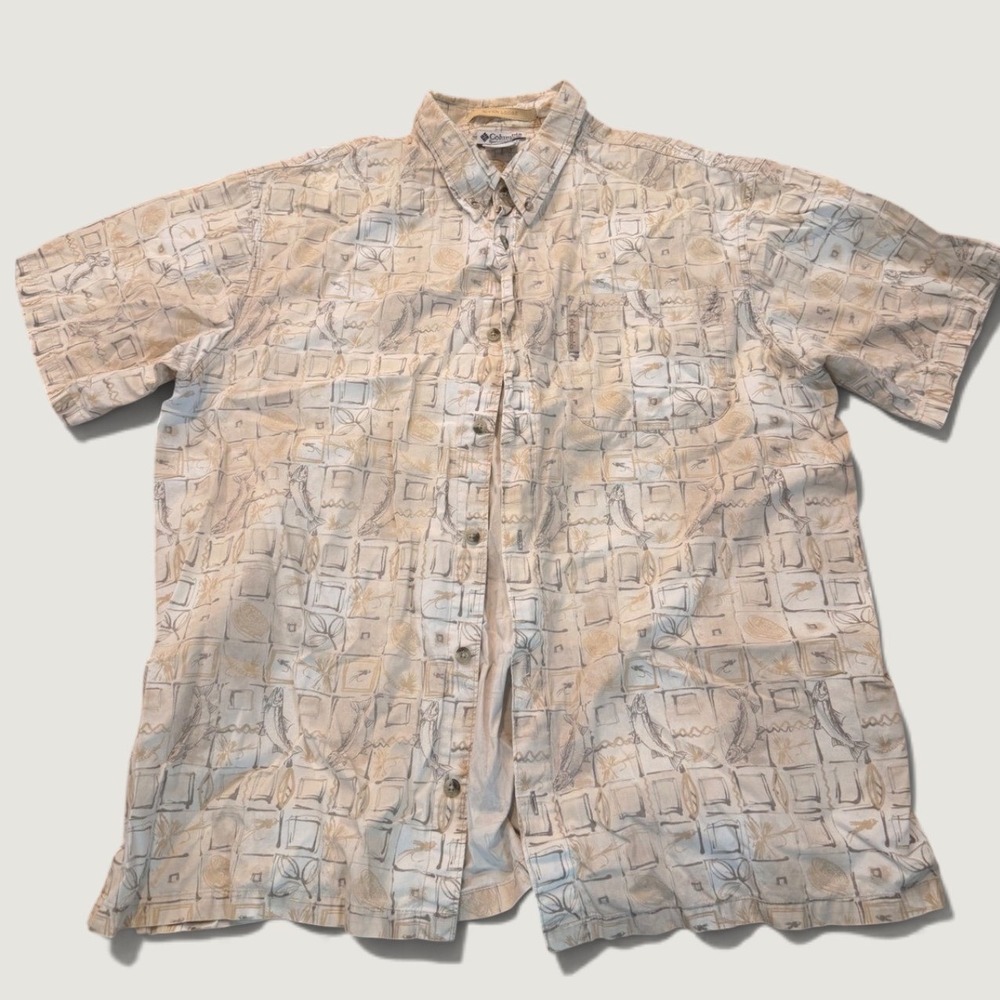 Columbia River Lodge Mens XL Short Sleeve Button Up Shirt Fishing Graphic Tan
